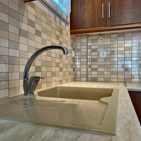 Armonia Elegant Apartment *